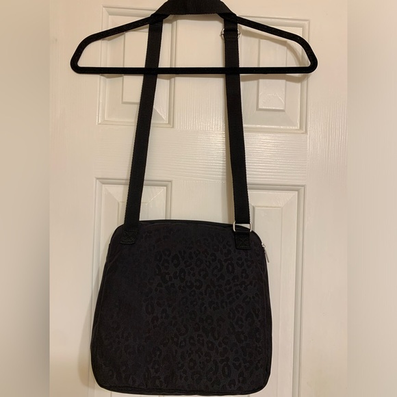 Baggallini Nylon Modern Crossbody 2 Front Pockets in Front Adjustment Strap NWOT - Picture 4 of 11